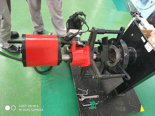 Versatile portable valve repair machine TDF400