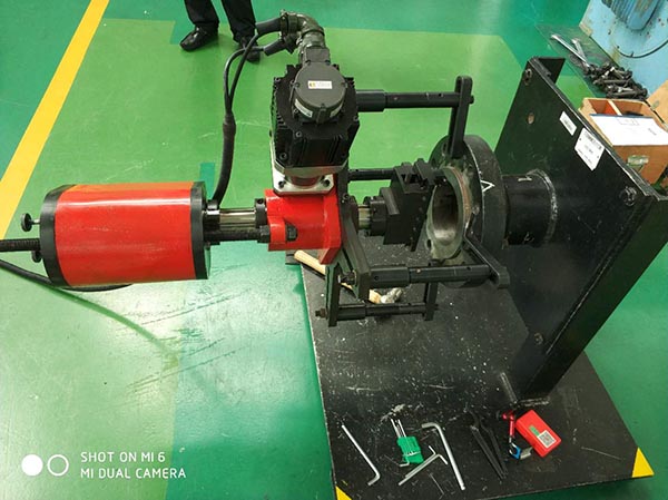 Versatile portable valve repair machine TDF400